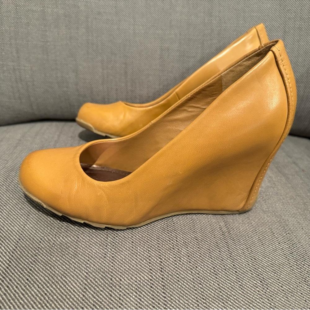 Carmel Neutral Platform Heel with Non-Slip Grip Soles